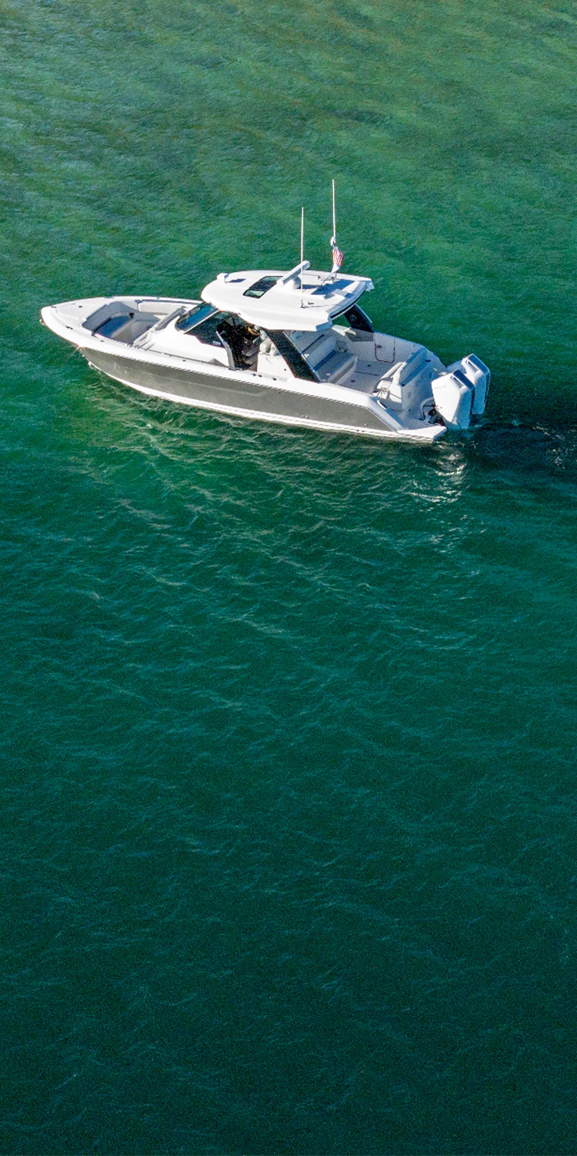 Tiara Yachts 35 LS at idle